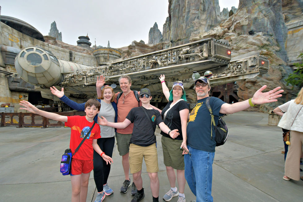 2024-06-04 - Disneyland Park - Millennium falcon_5