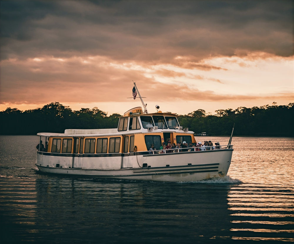 Why You Should Make The Trip And Dine At The Disney World Resorts!