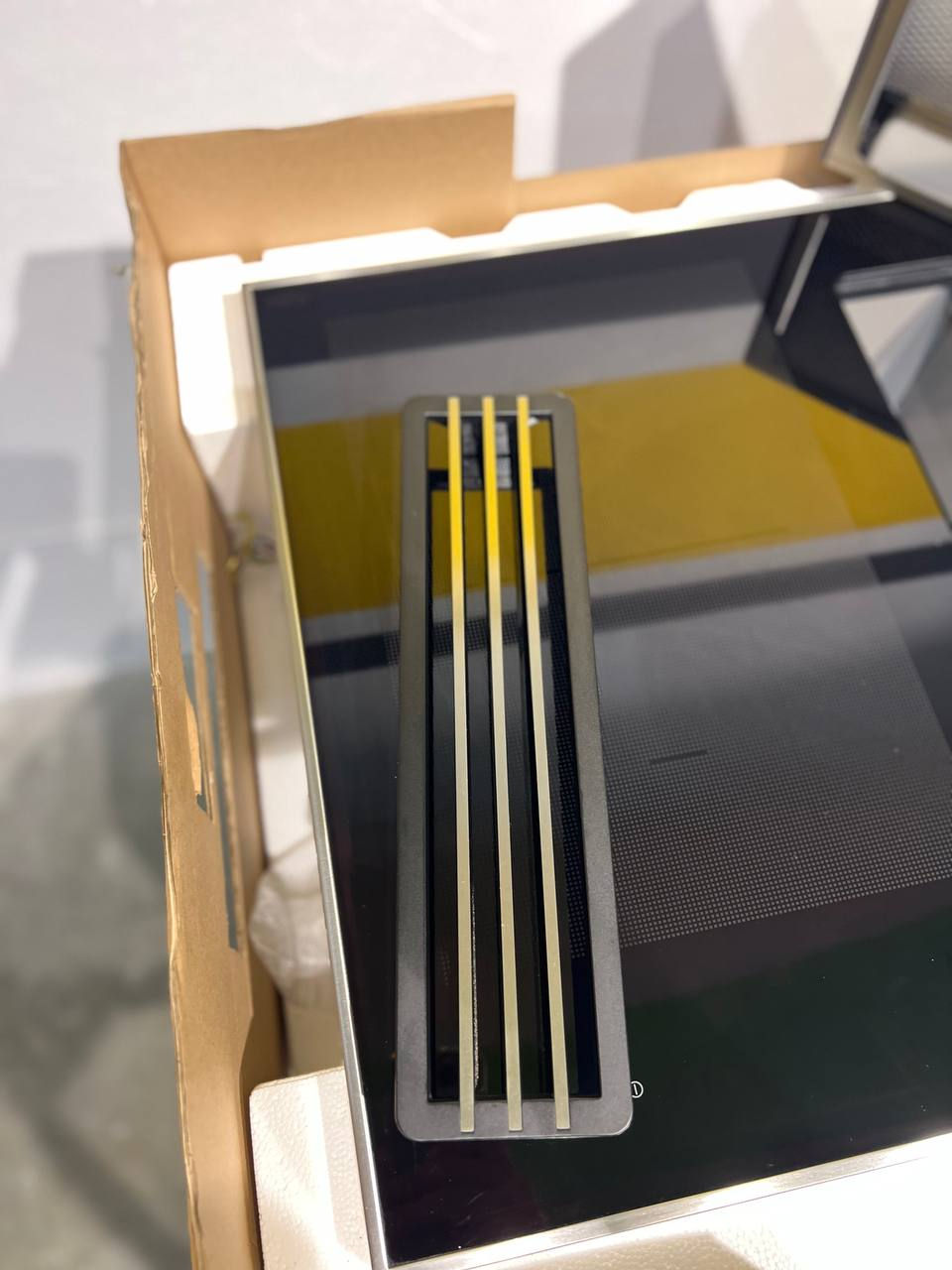 Прев'ю: Індукційна поверхня з витяжкою  KMDA 7634 FR