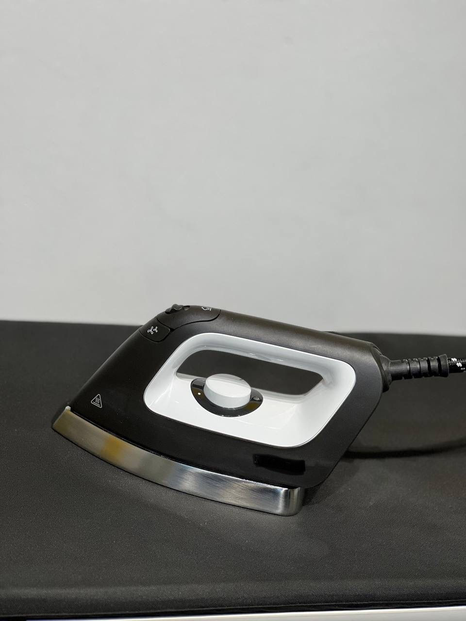 Miniatura: Професійна прасувальна система PIB 100
