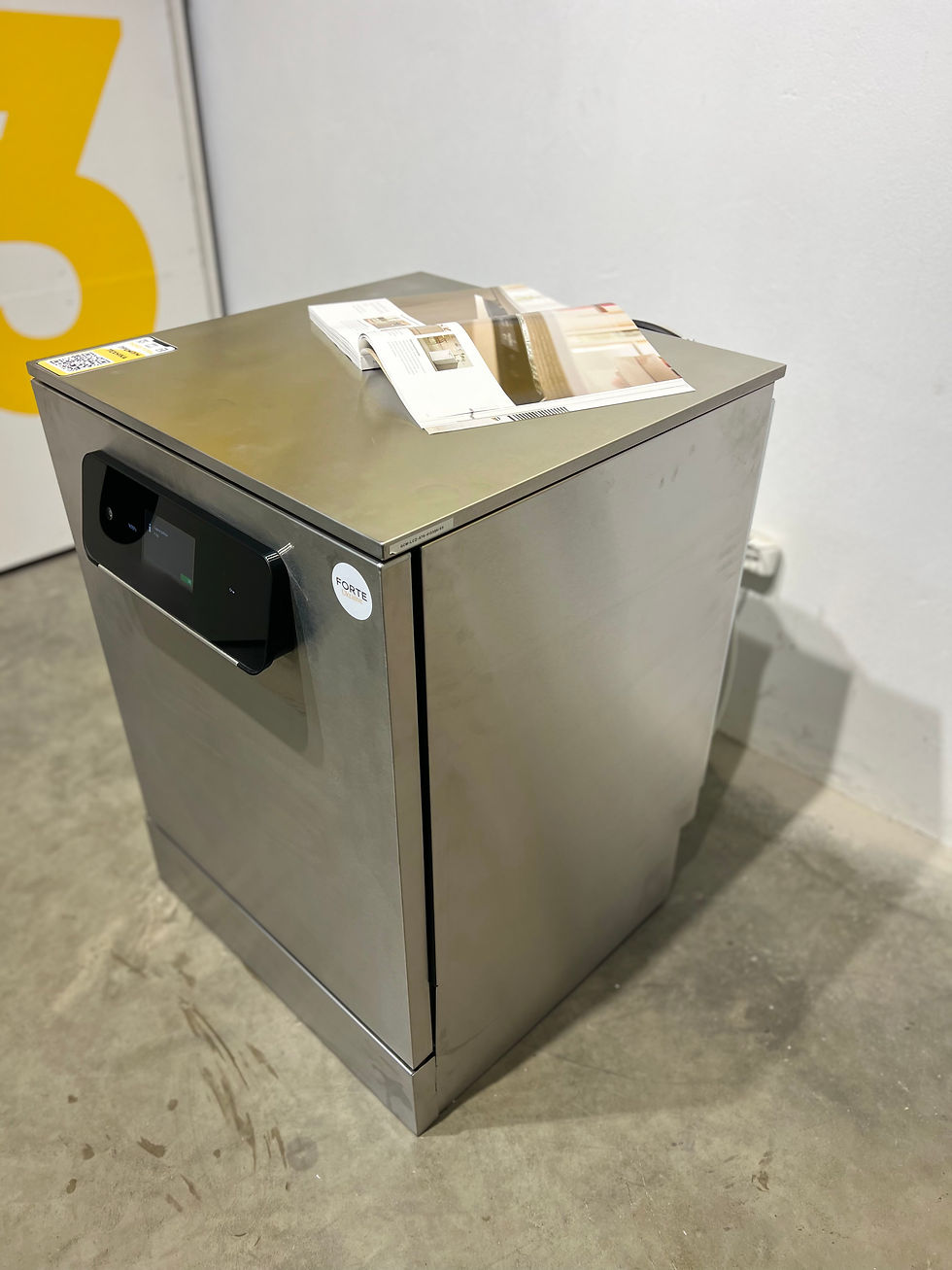 Прев'ю: Професійна посудомийна машина PFD 407 U