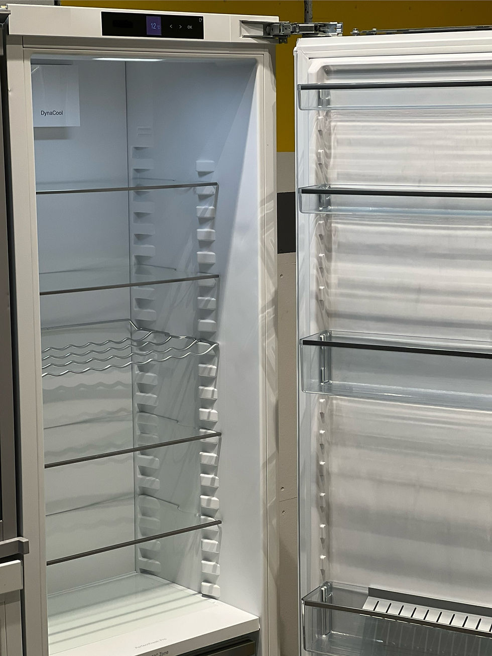 Прев'ю: Комплект винної шафи KWT 6422 i , холодильника 