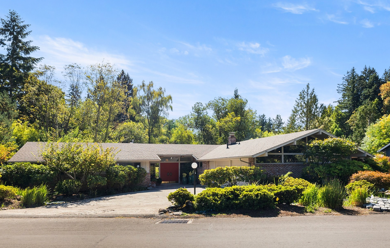 1958 Mid-Century Modern on Raleighwood Lane