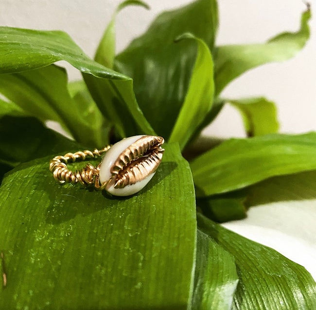 Thumbnail: GOLD STAINED COWRIE WIRED RING