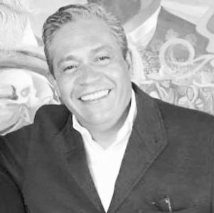 ARTURO VELAZQUEZ_edited.jpg