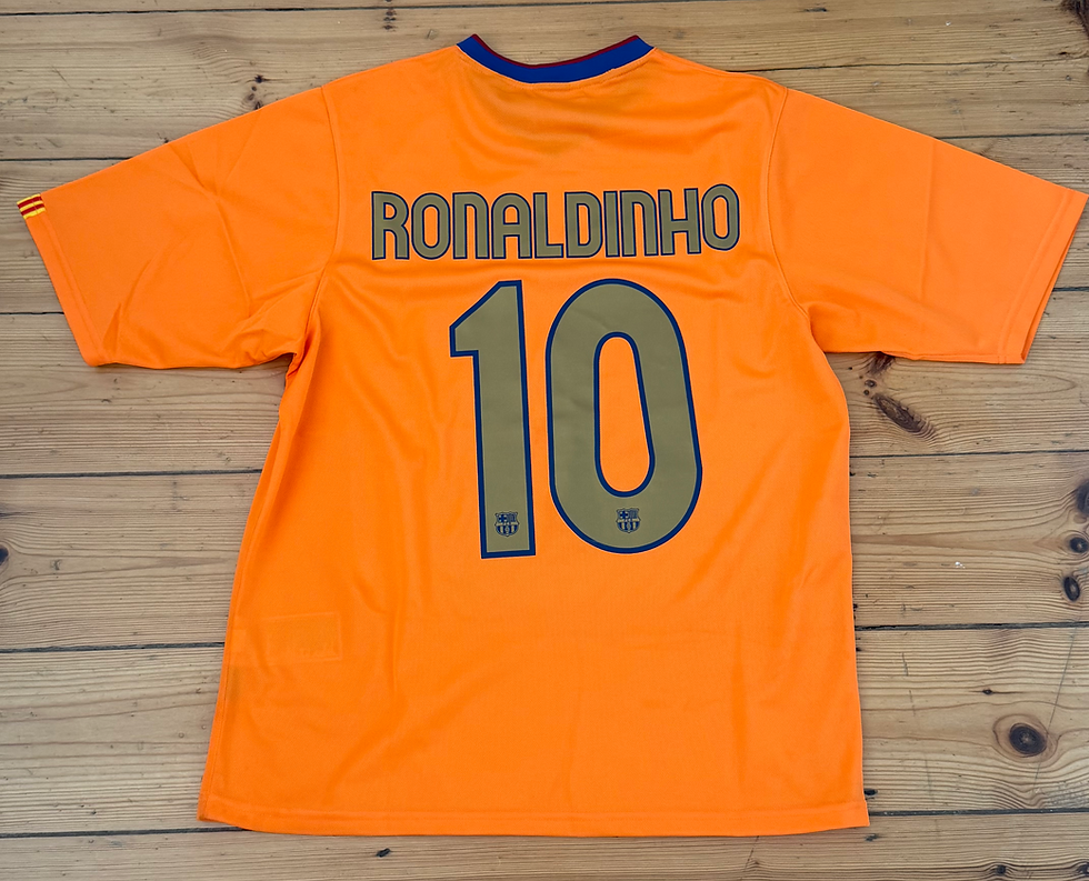 Thumbnail: Back of orange FC Barcelona 2006/08 away shirt, Ronaldinho 10