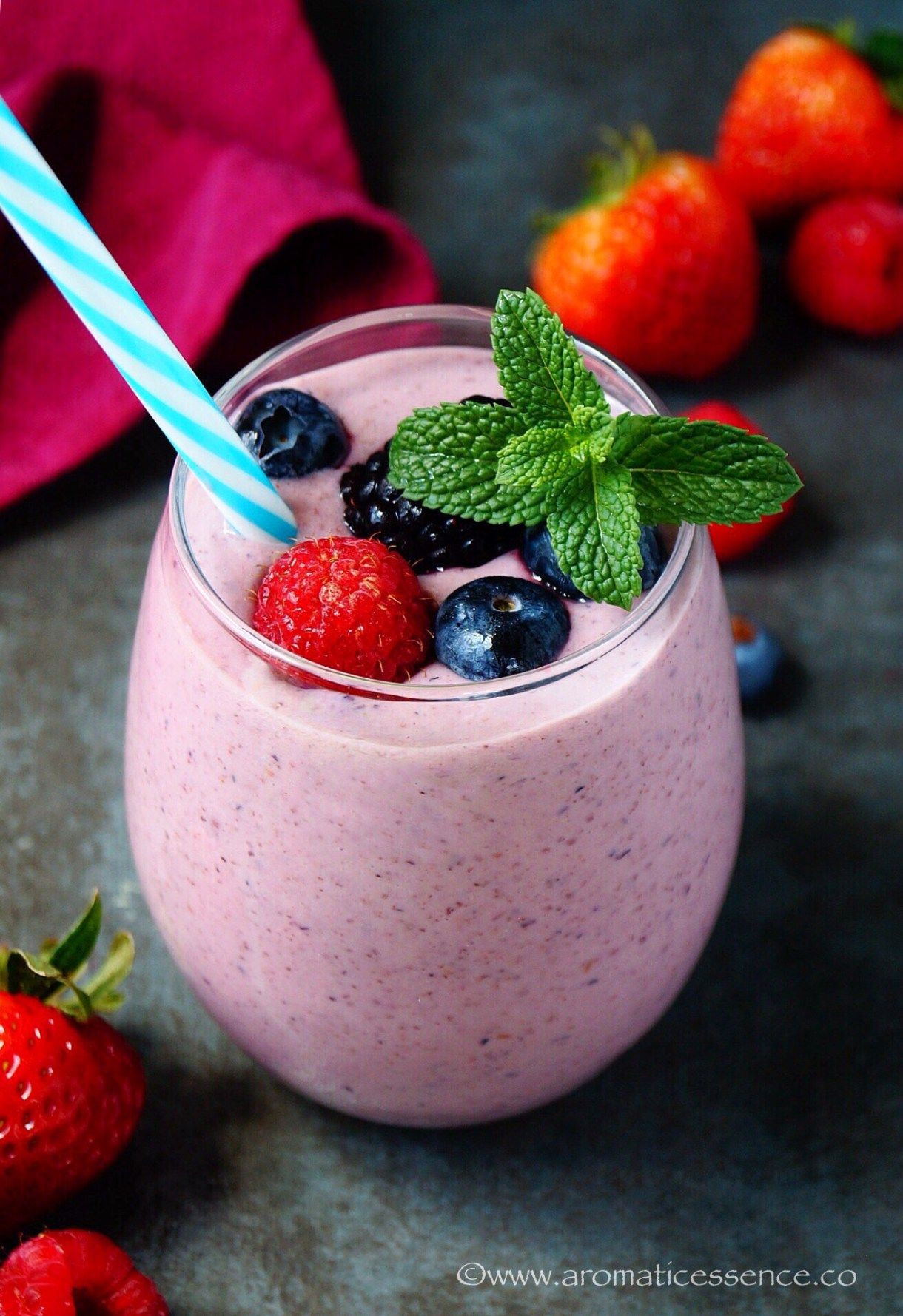 Fresa, arándanos y gogurt griego