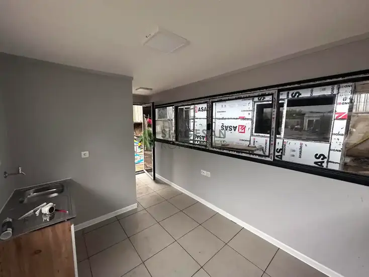 Sürgülü alüminyum pencere detaylı güvenlik kabini