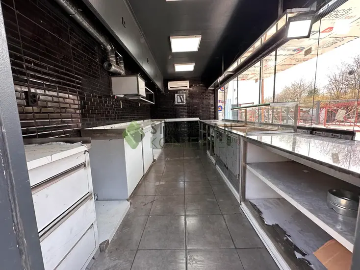 Seramik duvar kaplamalı cafe konteyner