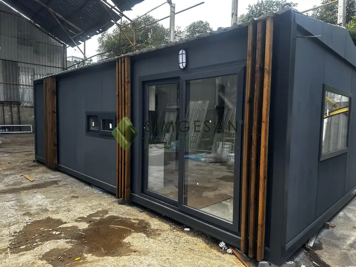 400x800 pergoleli konteyner ev dış cephe görünümü