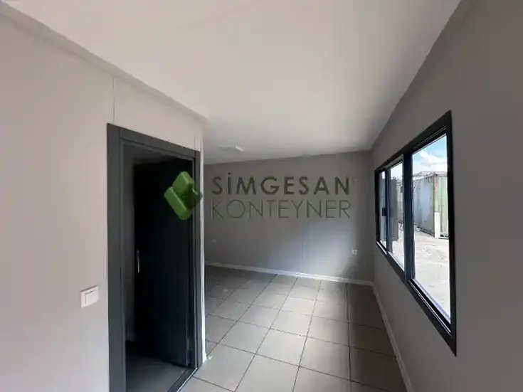 Personel dinlenme alanlı güvenlik kabini iç detayları