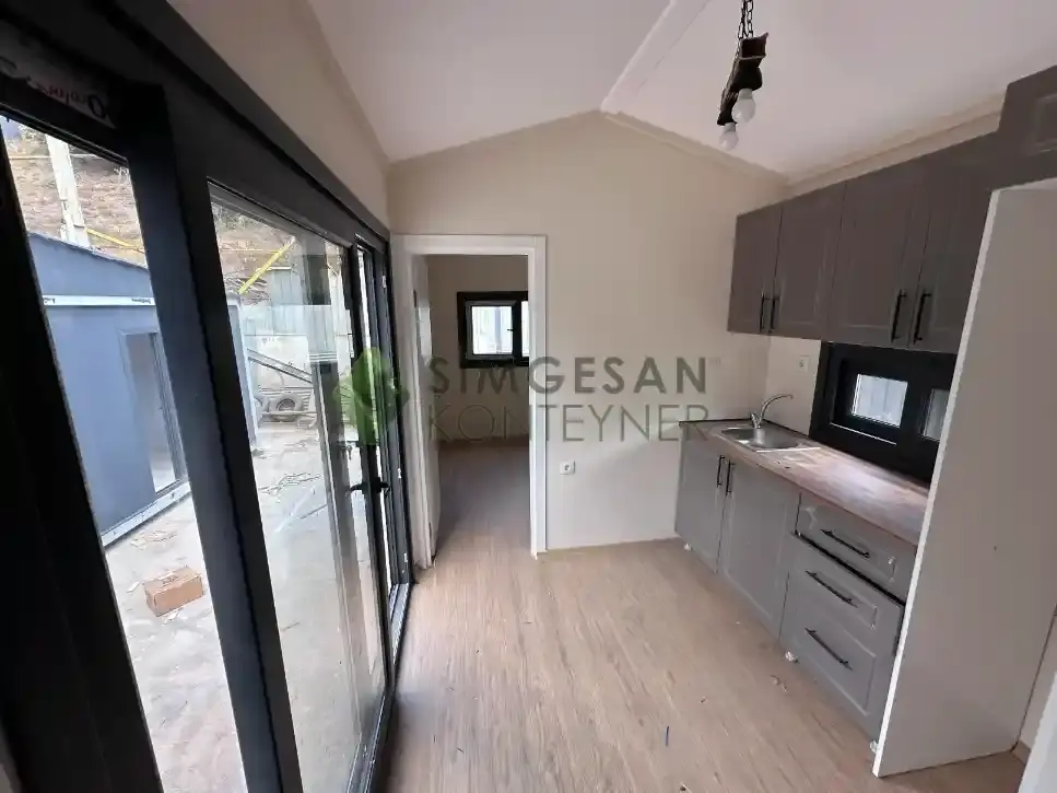 255x800 minimalist tiny house iç tasarım görünümü