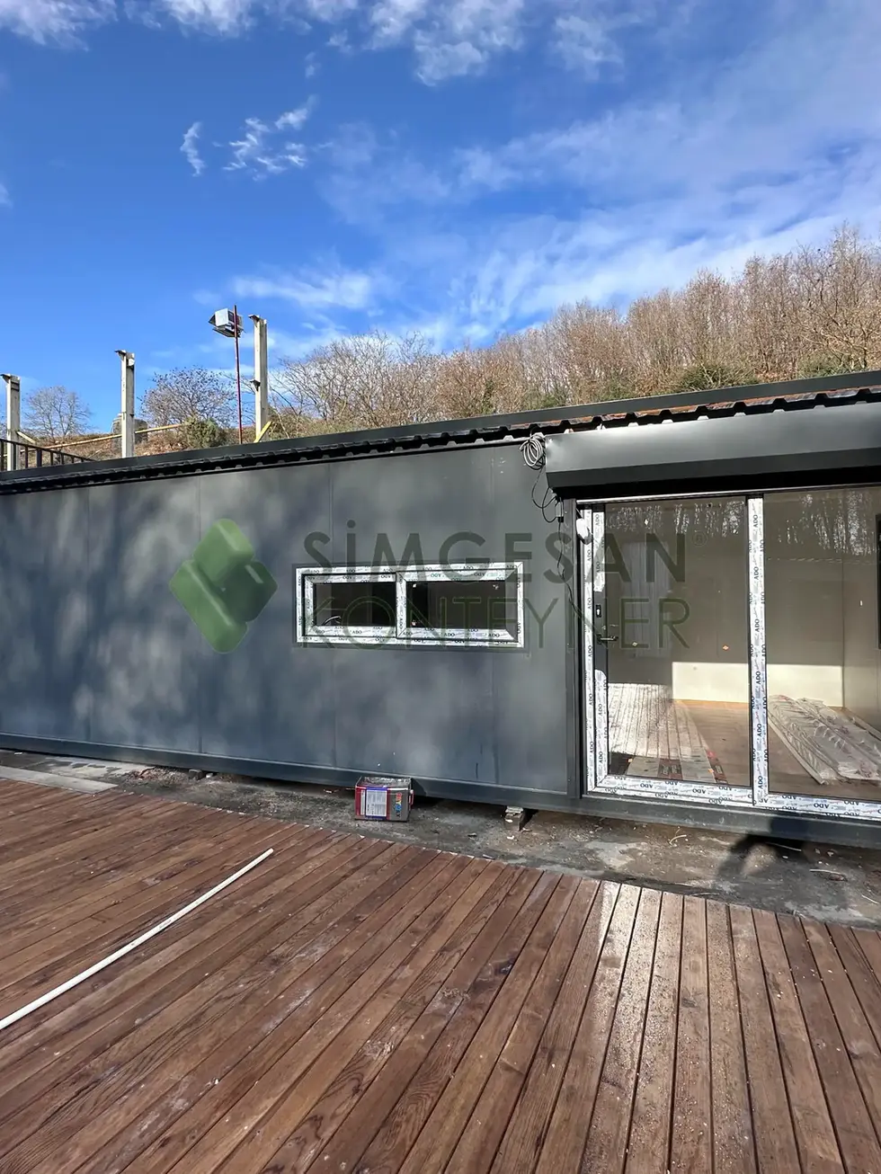 Simgesan 4x8 üçgen çatılı konteyner ev dış cephe görünümü