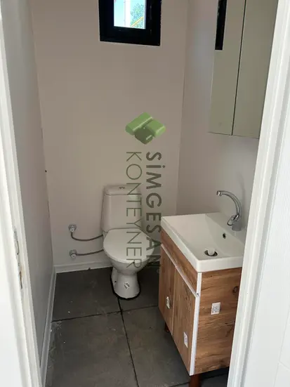 WC bölmeli kompozit ofis konteyneri banyo ve tuvalet detayı