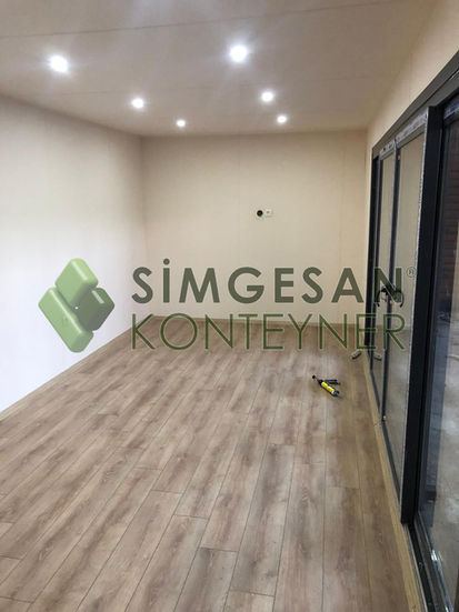 Laminant parke zeminli konteyner iç mekanı