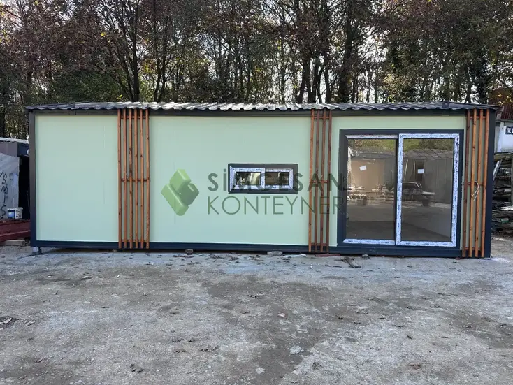 Yazlık kullanımına uygun ahşap pergoleli konteyner