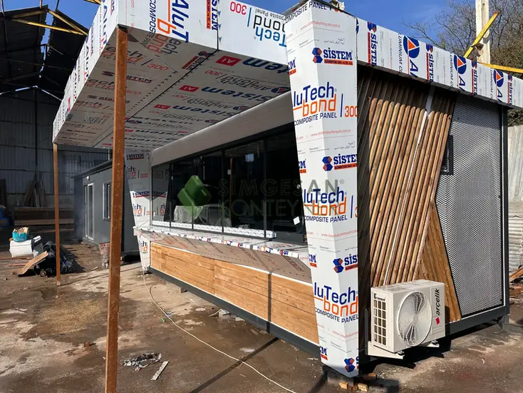 Ahşap cepheli mobil kafe konteyner