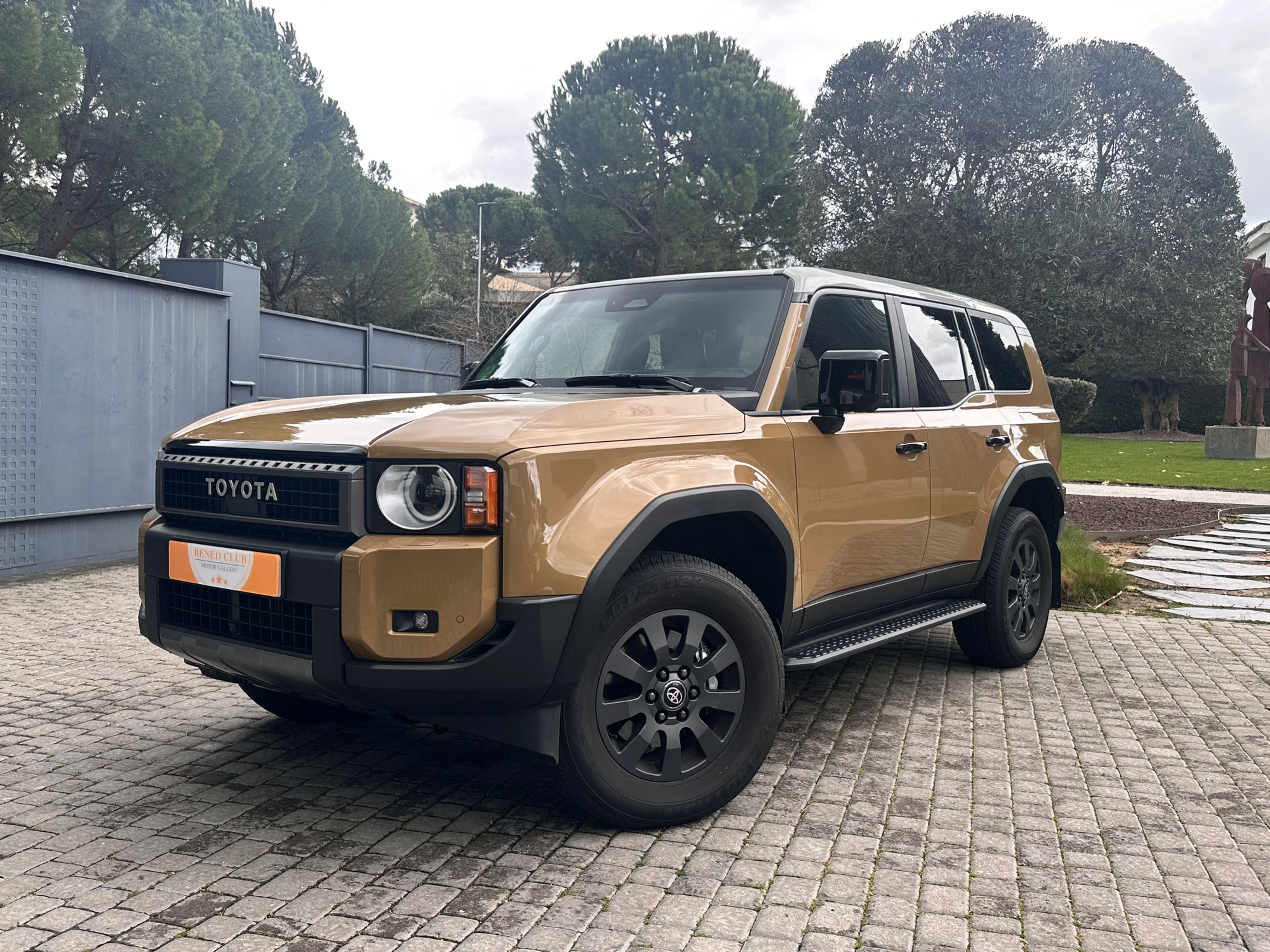 Toyota Land Rover First Edition