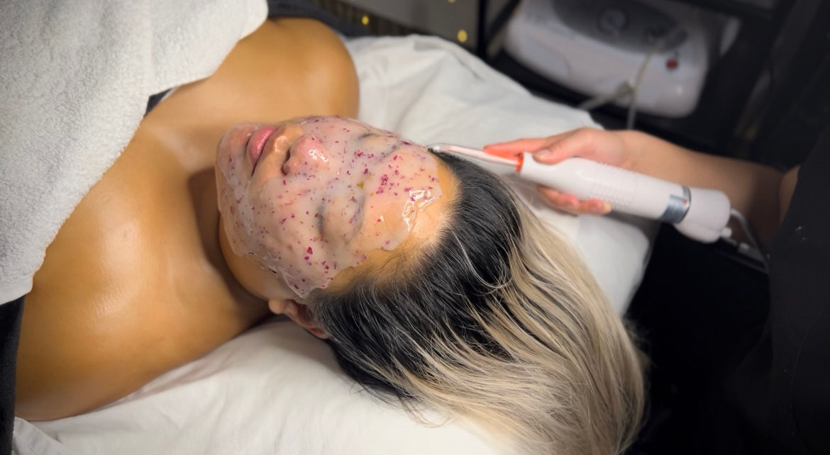 hydrojelly mask with high frequency