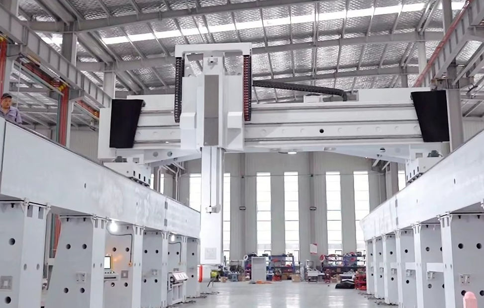 5 axis cnc router large machine_edited.jpg