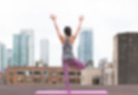 Yoga sur le toit