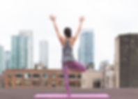 Yoga sur le toit