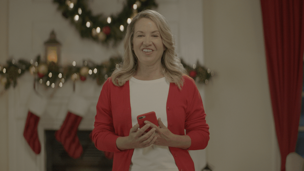 ChewyComm_UnboxHoliday.gif