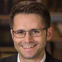 Stefan_Gindl_Portrait_Cropped_quarter_th