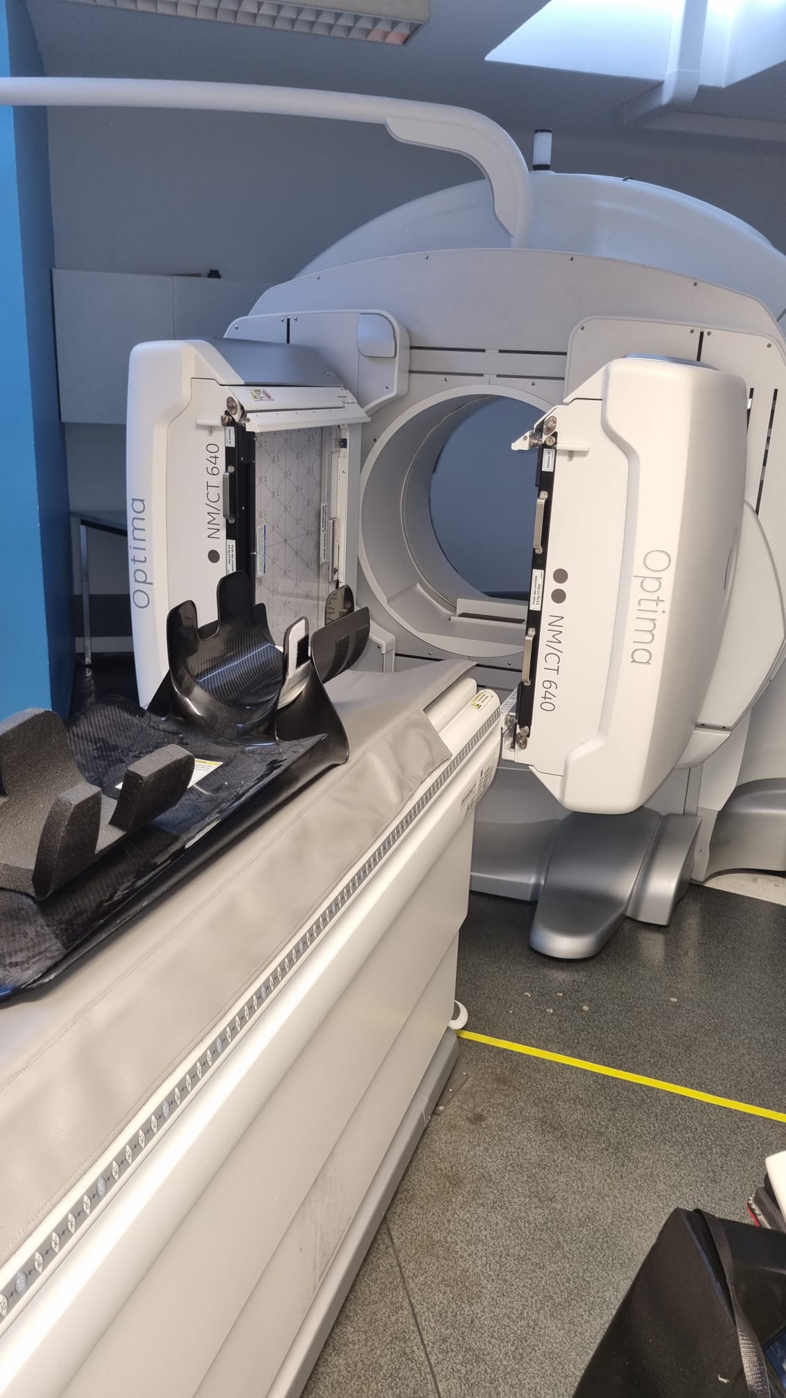 GE NMCT 640 MRI for sale