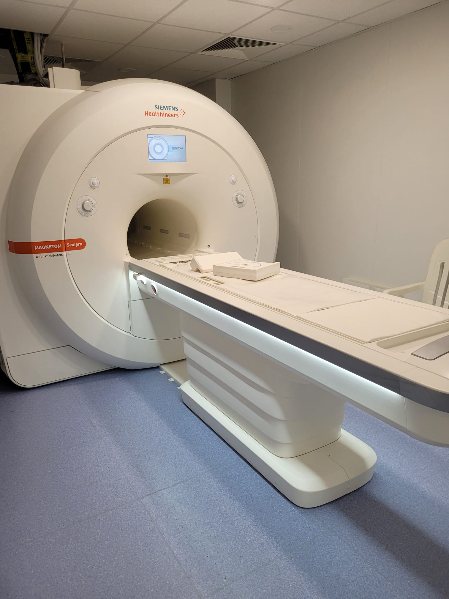 Siemens Spectra 1.5T MRI for sale