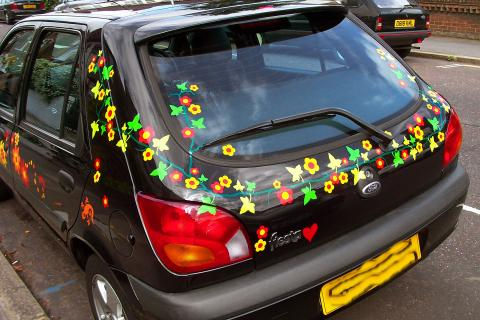 Thumbnail: Enredadera con flores fabula 5 folios