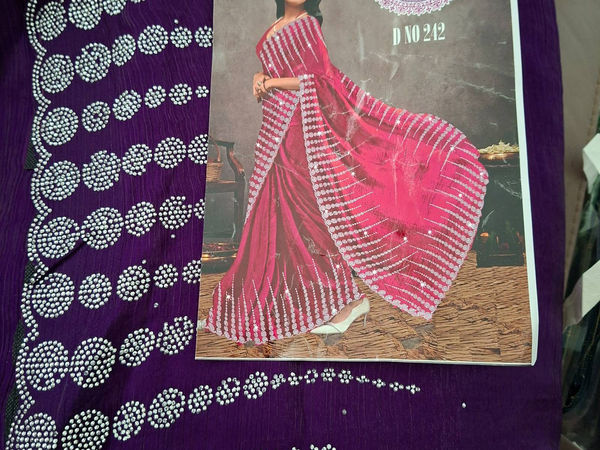 மயில் இறகு டிசைன் புடவை