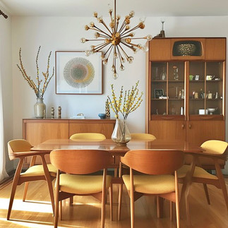 A Mid-Century modern dining room