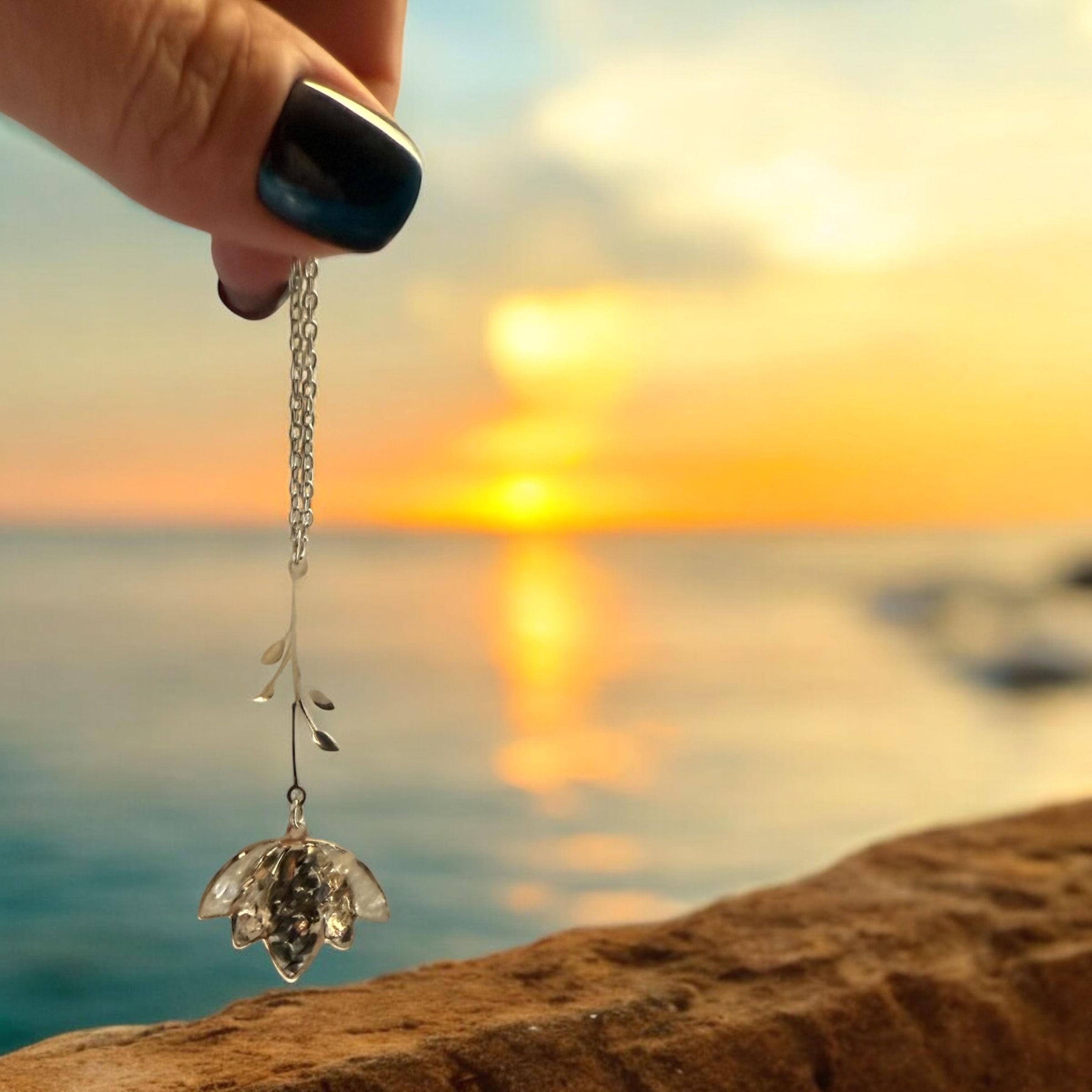 Romantic flower necklace