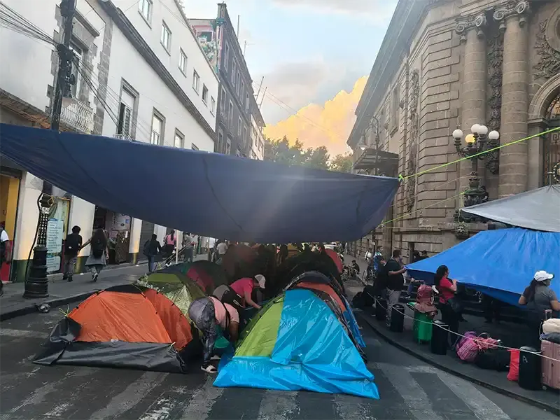 Campamento de maestros de la CNTE en el zócalo de la CDMX.