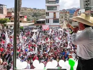 Roberto Sánchez, candidato presidencial de Juntos por el Perú, en un evento de campaña.