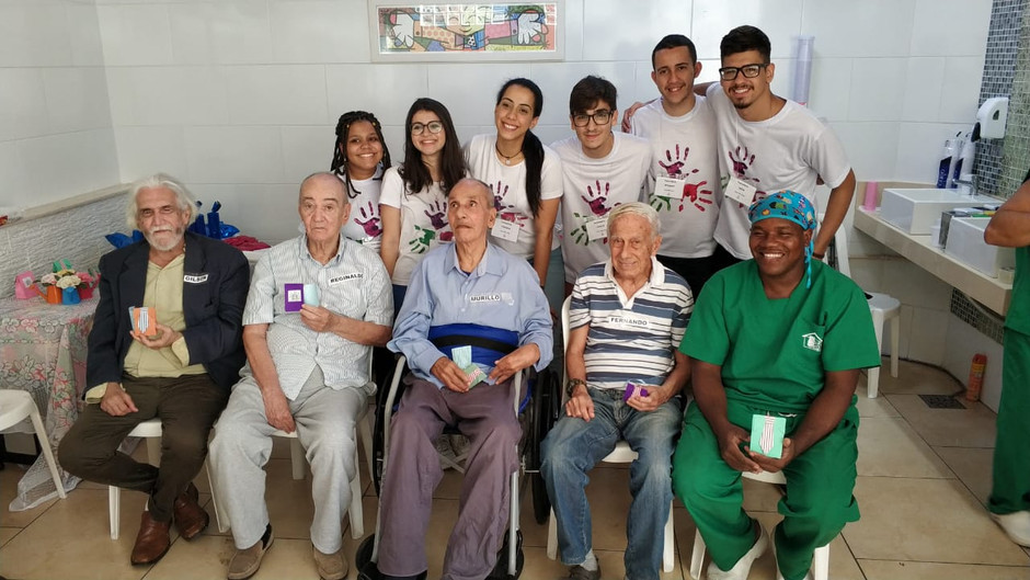 Visita do Grupo Mão Amiga e homenagem ao Dia dos Pais