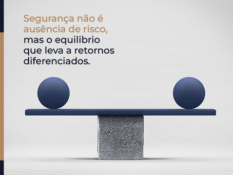 Balança demonstrando conceito de equilíbrio entre risco e retorno