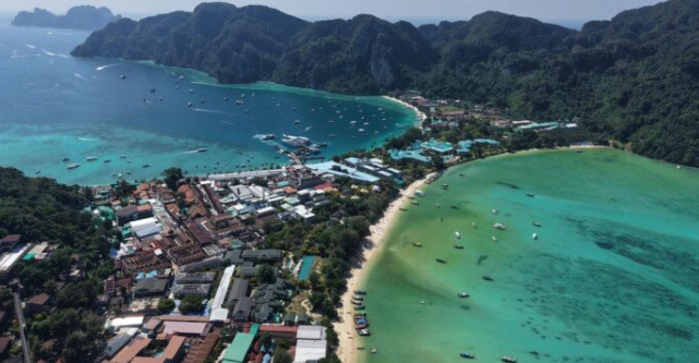 Thai National Park Debunks Viral “Phi Phi Airport” Hoax