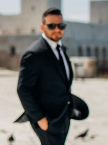 Cristofer Di Canito Business.png