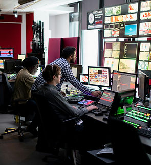 TV Regie thisisengineering-w_zE6qlkQKA-unsplash (1).jpg
