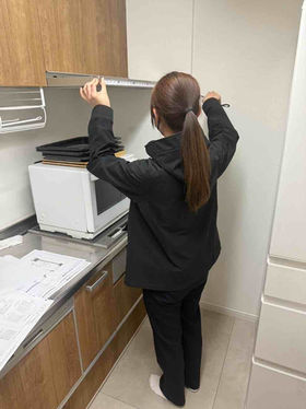 工務部の研修で現場確認を行う様子