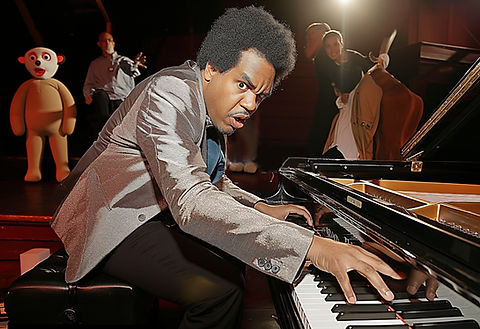 Eric Lewis on Piano-Rdecc.jpg