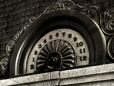 Classic elevator floor tracker