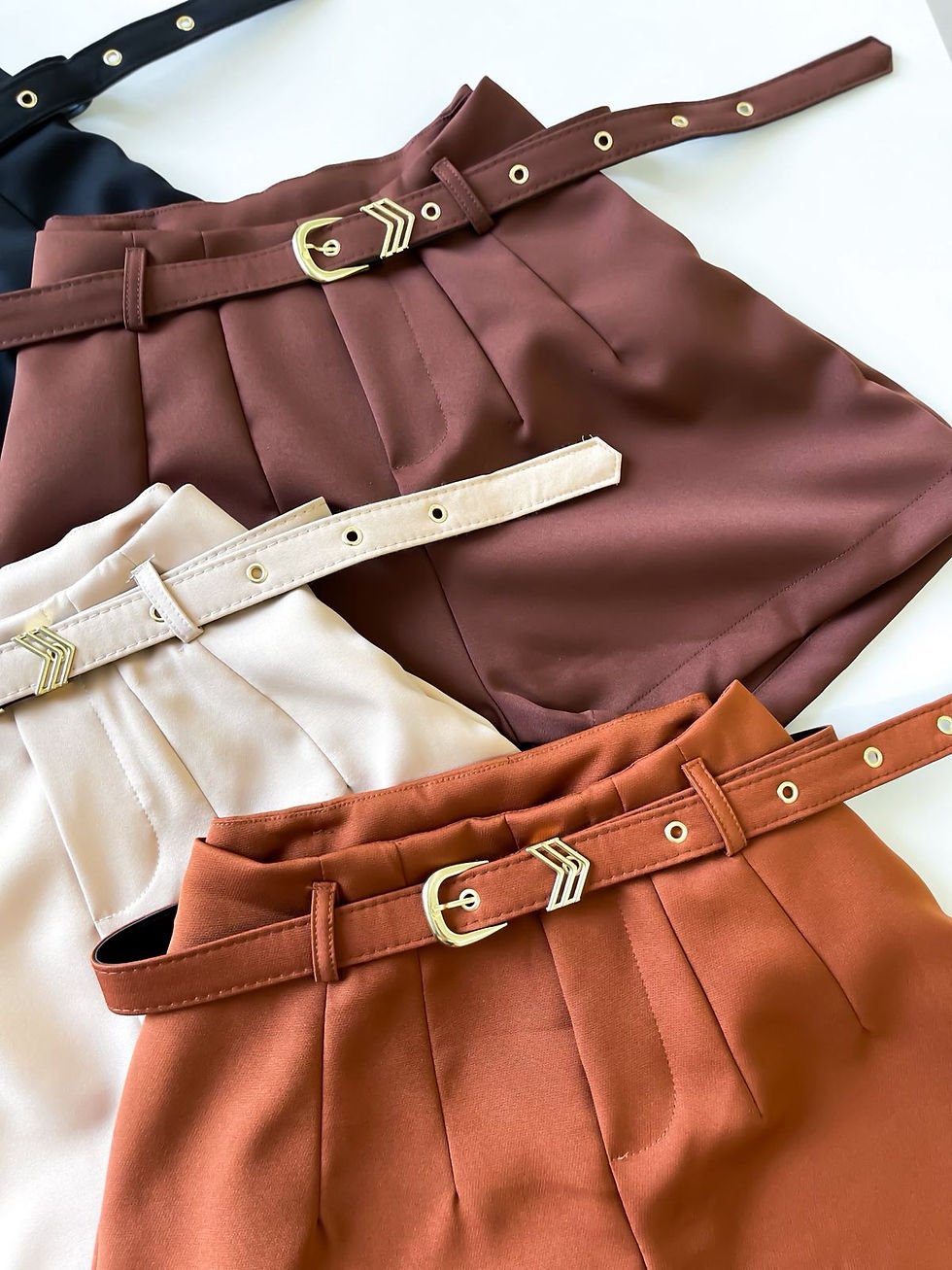 Miniatura: Shorts em Alfaiataria Modelo Zara com Cinto Encapado Grazi Ref. 1726