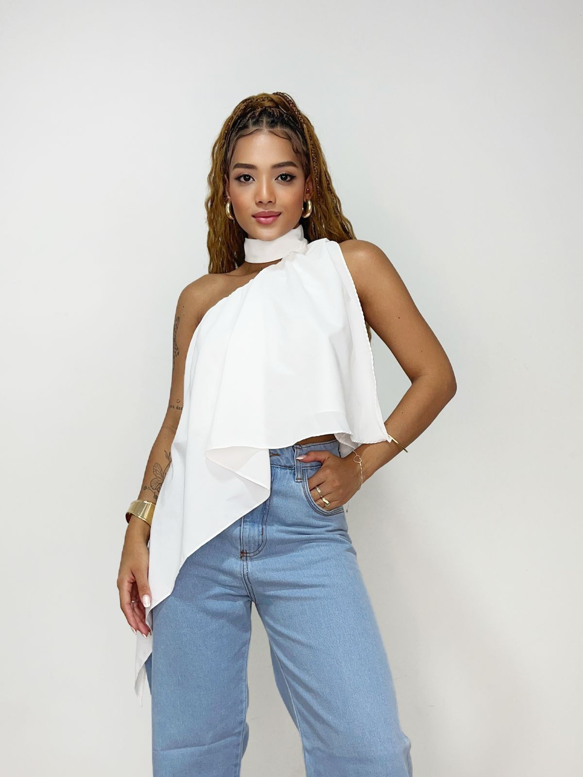 Cropped Feminino em Crepe Ombro Único Assimétrico com Amarração Luala Ref. 1424