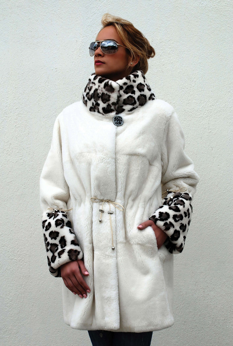 MINK COAT IN WHITE AND ANIMAL PRINT