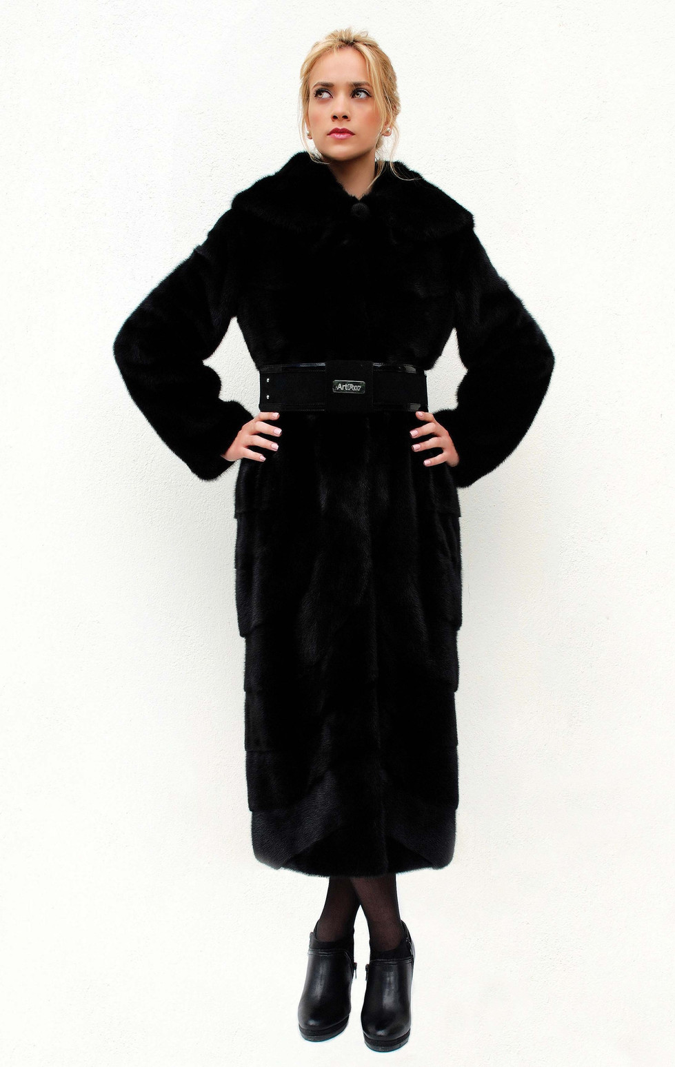 MANTEAU EN FOURRURE DE VISON NOIR