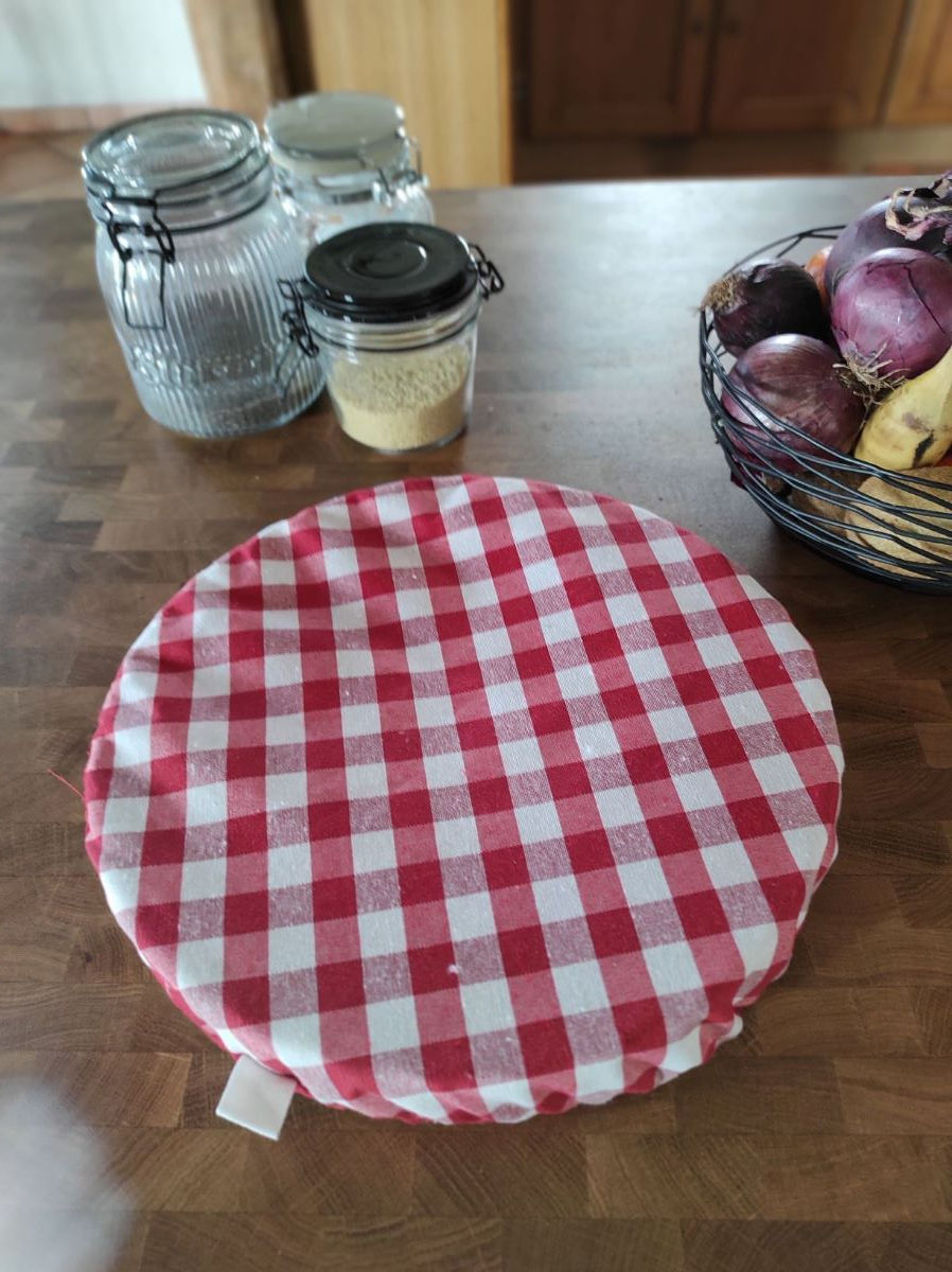 Miniature : Charlotte alimentaire réutilisable en tissu enduit  fabrication française motif Vichy rouge grand modèle