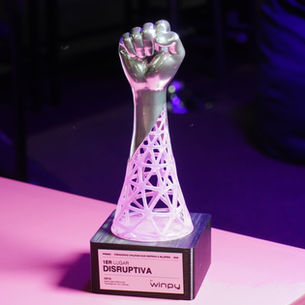 Concurso premia obras que reinterpretan a creadoras chilenas con inteligencia artificial, videojuegos y arte digital